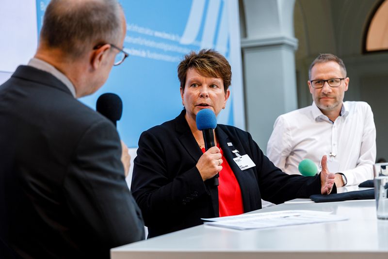 Karin Steffen-Witt im Talk zur Cybersicherheit im Hafenumfeld